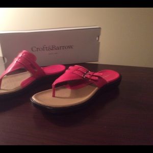 Croft&Barrow ladies flip flops.